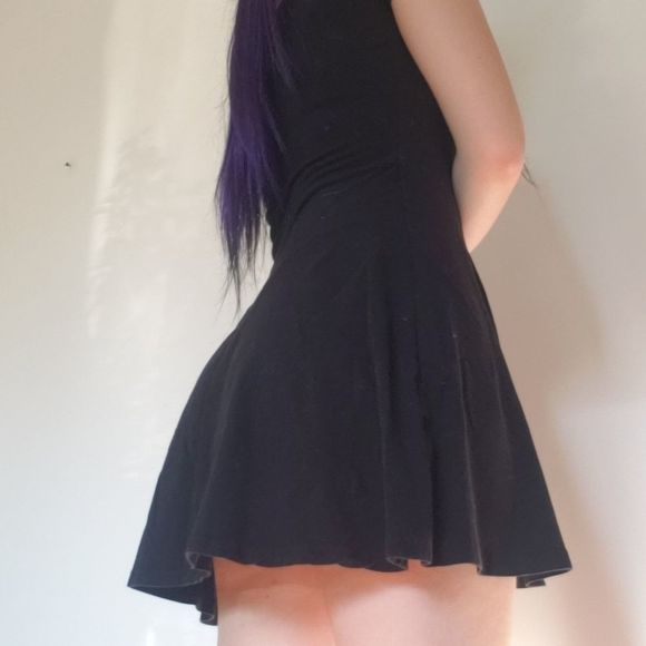 Black Short Sleeve Dress - Picture 2 of 5